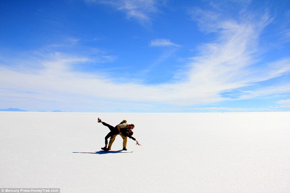 2612327700000578-2968448-Uyuni_salt_flats_in_Bolivia_The_couple_said_they_occasionally_ex-a-12_1424881853137