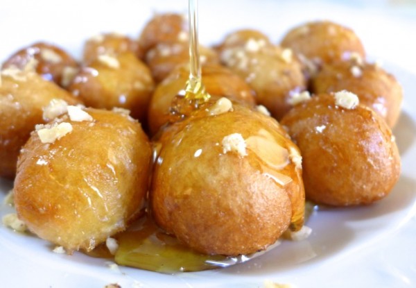 Loukoumades-recipe-Greek-Donuts-with-Honey-and-Walnuts