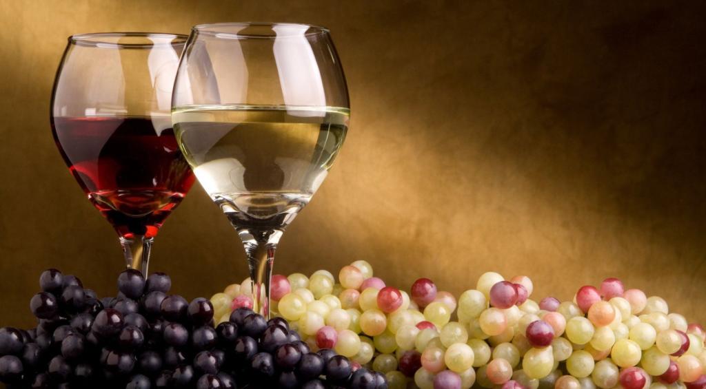 Wine-Grapes-Glasses-e1395104663770