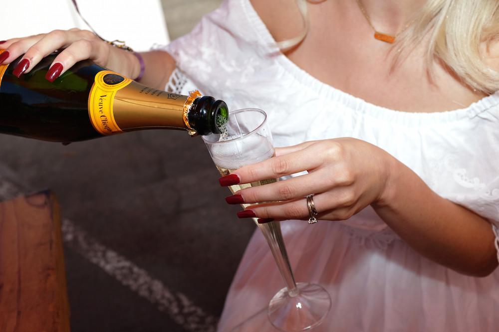 the-unbearable-whiteness-of-being-at-the-veuve-clicquot-polo-classic-1019-855-1445283978-size_1000