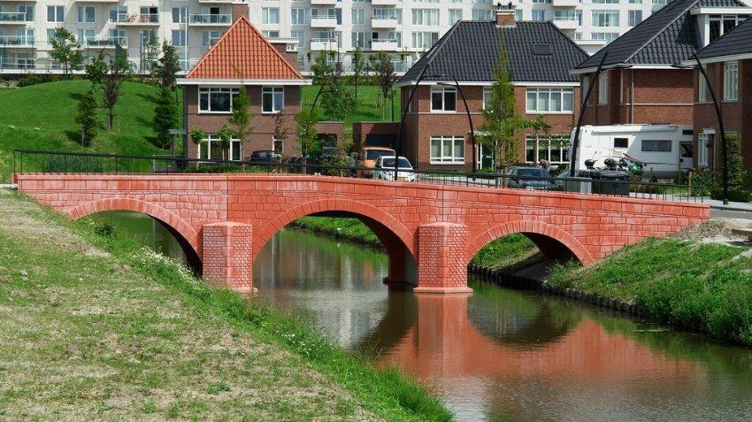 Kunstprojekt "The Bridges of Europe", Spijkenisse, Niederlande