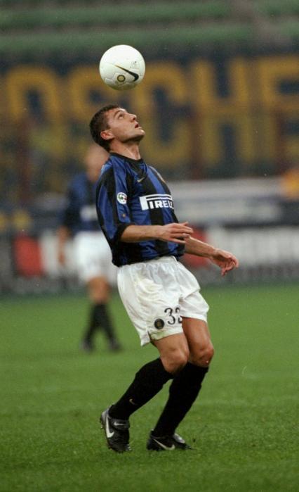 19 Sep 1999:  Inter Milan's Christian Vieri in action during the Serie A match against Parma at the San Siro in Milan, Italy. Inter won 5-1.  Mandatory Credit: Claudio Villa /Allsport