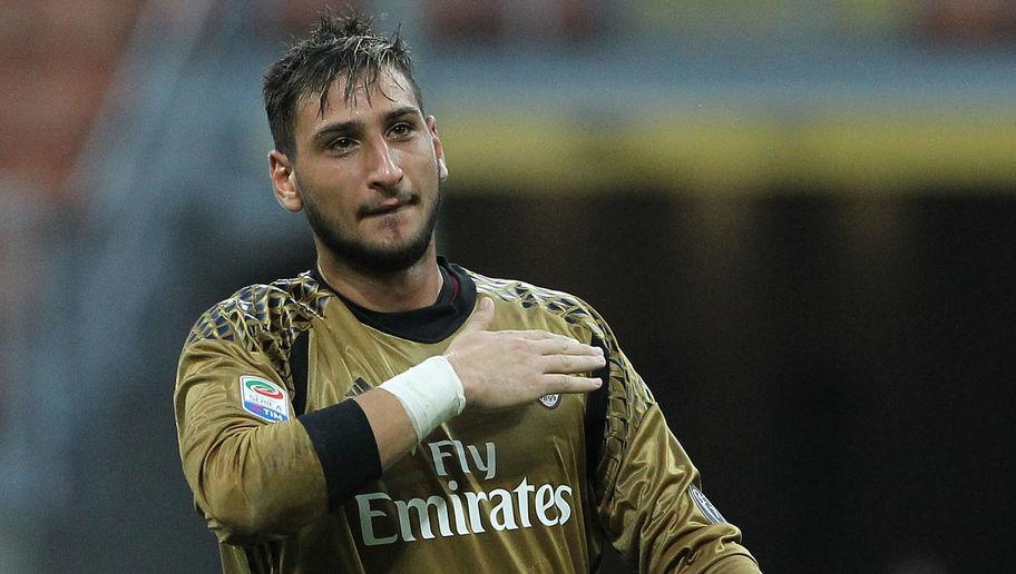 MILAN, ITALY - AUGUST 21:  Gianluigi Donnarumma of AC Milan salutes the crowd at the end of the Serie A match between AC Milan and FC Torino at Stadio Giuseppe Meazza on August 21, 2016 in Milan, Italy.  (Photo by Marco Luzzani/Getty Images)