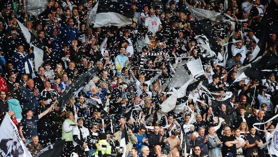 DERBY, UNITED KINGDOM - MAY 14:  Derby County fans welcome their team prior to during the Sky Bet Championship Play Off semi final first leg match between Derby County and Hull City at the iPro Stadium on May 14, 2016 in Derby, England.  (Photo by Michael Regan/Getty Images)