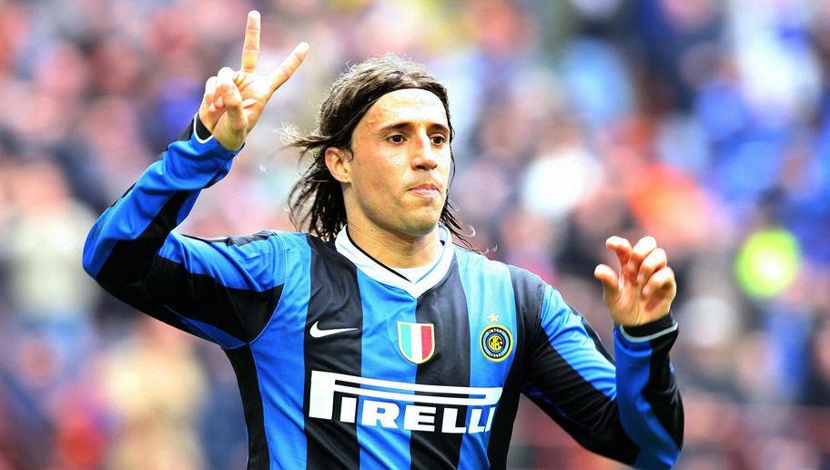 Milan, ITALY: Inter Milan's forward Hernan Crespo of Argentina celebrates after scoring a goal against Parma during their italian serie A football match at San Siro stadium in Milan, 01 April 2007. AFP PHOTO / Paco SERINELLI (Photo credit should read PACO SERINELLI/AFP/Getty Images)