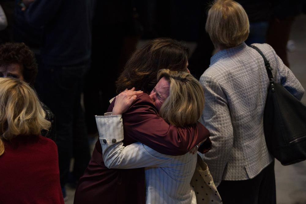 photos-of-grief-and-pain-from-clintons-election-night-event-body-image-1478700762[1]