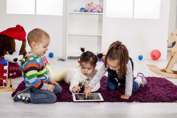 children-using-tablet