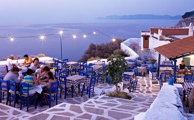 Традиционални јадења што морате да ги пробате ако сте на одмор во Грција