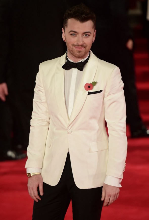 British-singer-Sam-Smith-poses-on-arrival-for-the-world-premiere-of-the-new-James-Bond-film-Spectre-at-the-Royal-Albert-e1445941367249