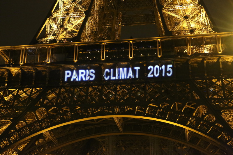 paris_eiffel_tower_climate-theenvironment.co_.in_[1]