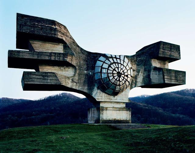 Историските споменици на Југославија