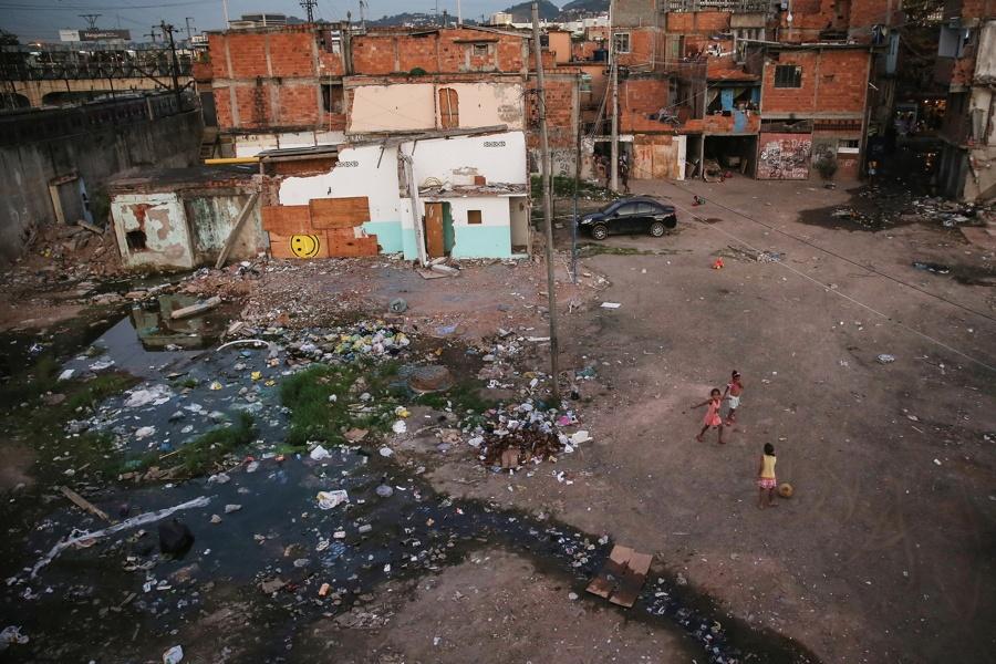 decrepit-favela