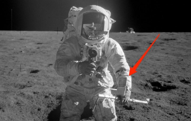 Астронаутите што однесоа (меко) порно на Месечината
