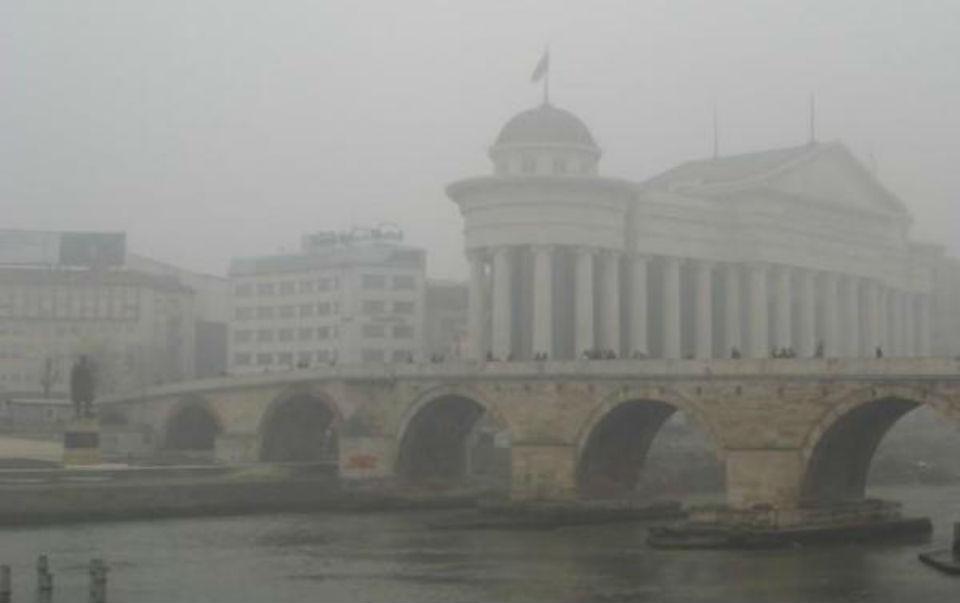 Свесно го загадуваат воздухот во Скопје, заради профит?!