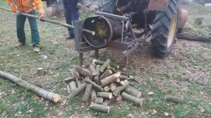 Домашна „направи сам“ машина за сечење дрва