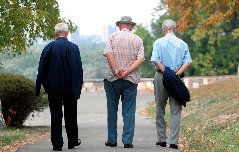 Чешка ја зголемува старосната граница за пензионирање и ги намалува идните пензии