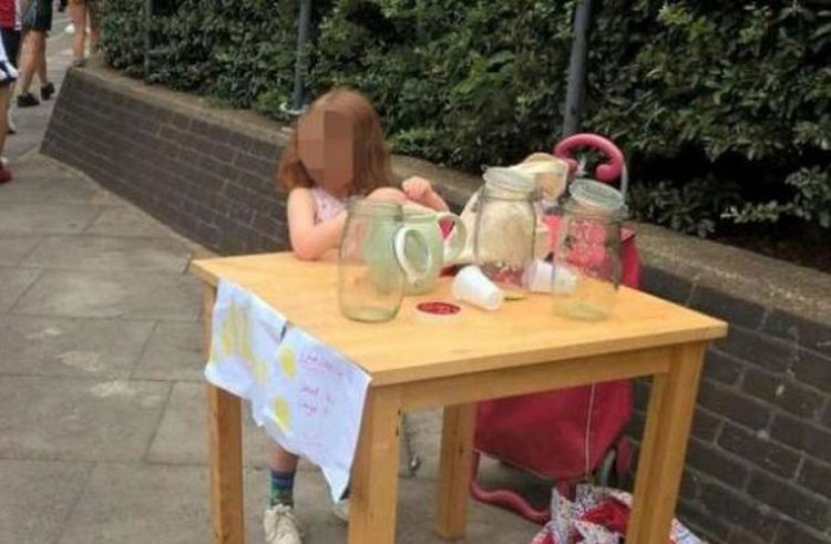 Петгодишно девојче казнето зашто продавало лимонада