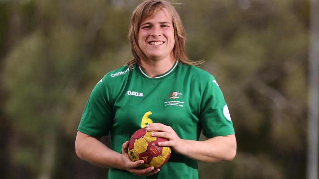 Маж ќе игра рагби во австралиска женска лига, дека трансџендер