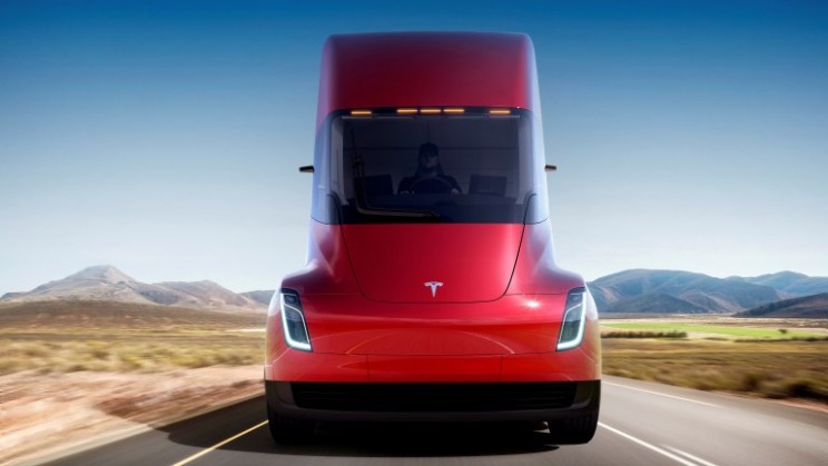 Колку струја ќе биде потребна за да се наполни електричниот камион на Tesla?