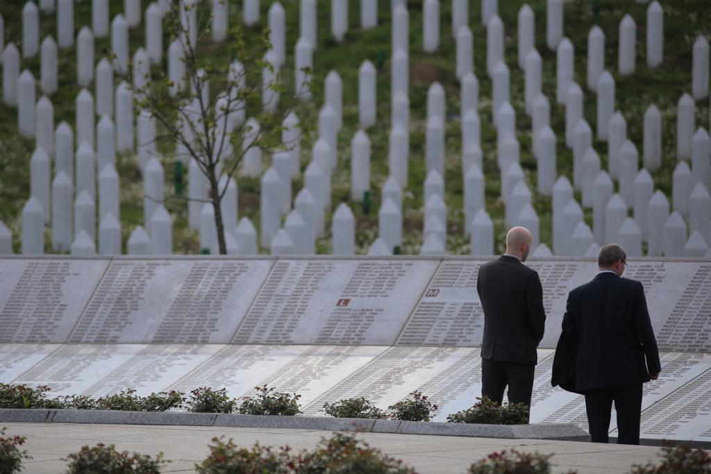 Геноцидот во Сребреница е правно утврдена а не политичка одлука и не се однесува на српското општество