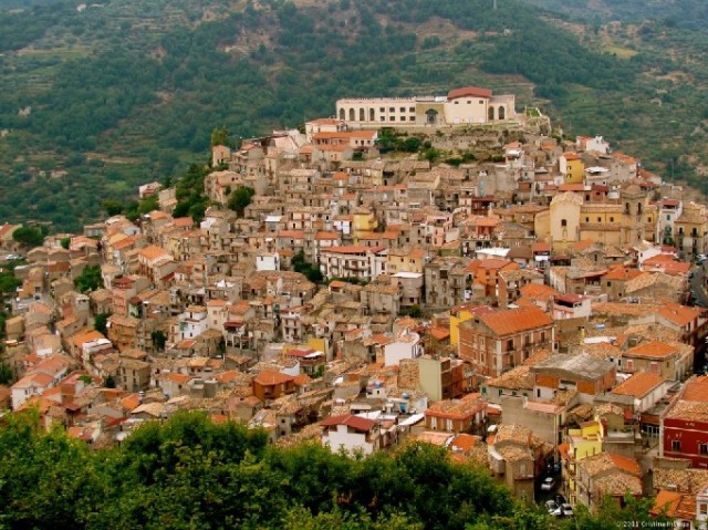 Италијанско гратче продава куќи по едно евро