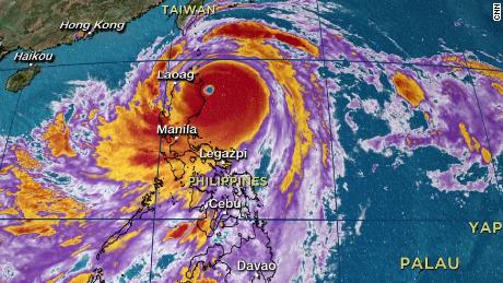Разорен тајфун на Филипините, исчезнати најмалку 70 лица