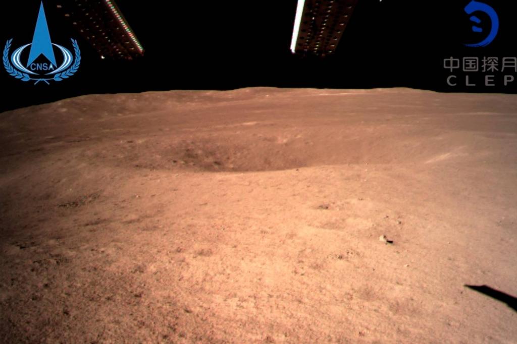 Кинезите успешно го слетаа првиот човечки објект на „темната“ страна на Месечината (ВИДЕО)