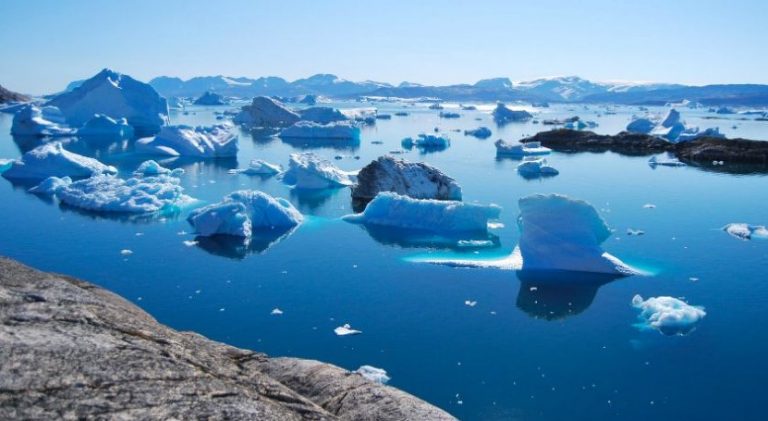 „Предоцна е за да нема последици“: Мразот на Гренланд се топи 4 пати побрзо отколку во 2003-та