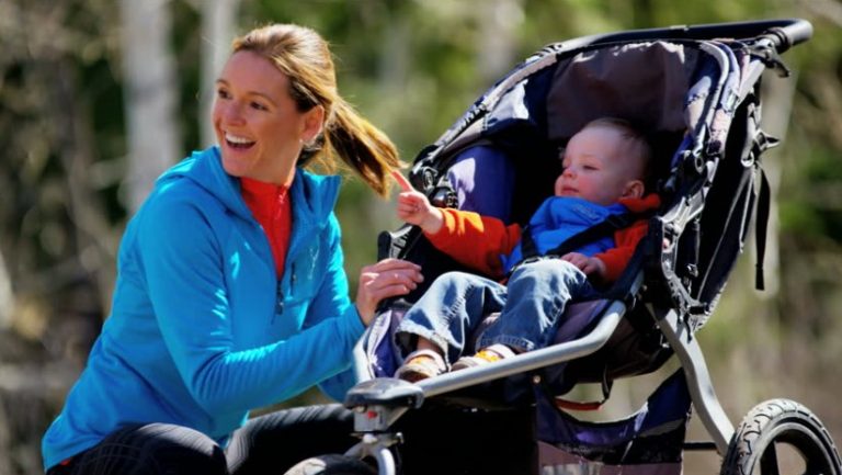 Колку километри поминуваат бебињата во прошетка во количка додека да проодат?