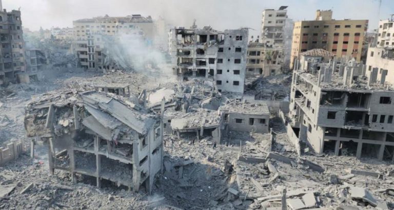 ОН: Илјадници луѓе упаднаа во магацините во Газа, зеле брашно и хигиенски производи