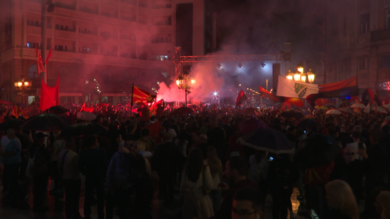 (Видео) Како ВМРО-ДПМНЕ ја дочека и прослави двојната изборна победа