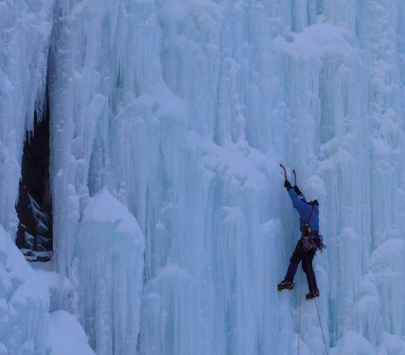Ice-Climbing-Canadian-Rockies