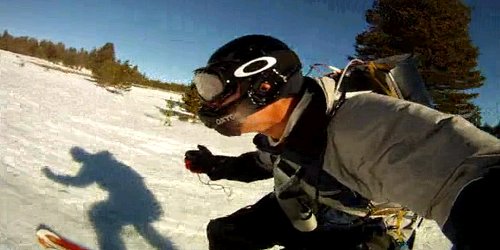 Скијањето е полесно со ракетен ранец (видео)
