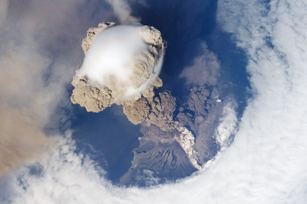 Вулкански ерупции фотографирани од вселената 